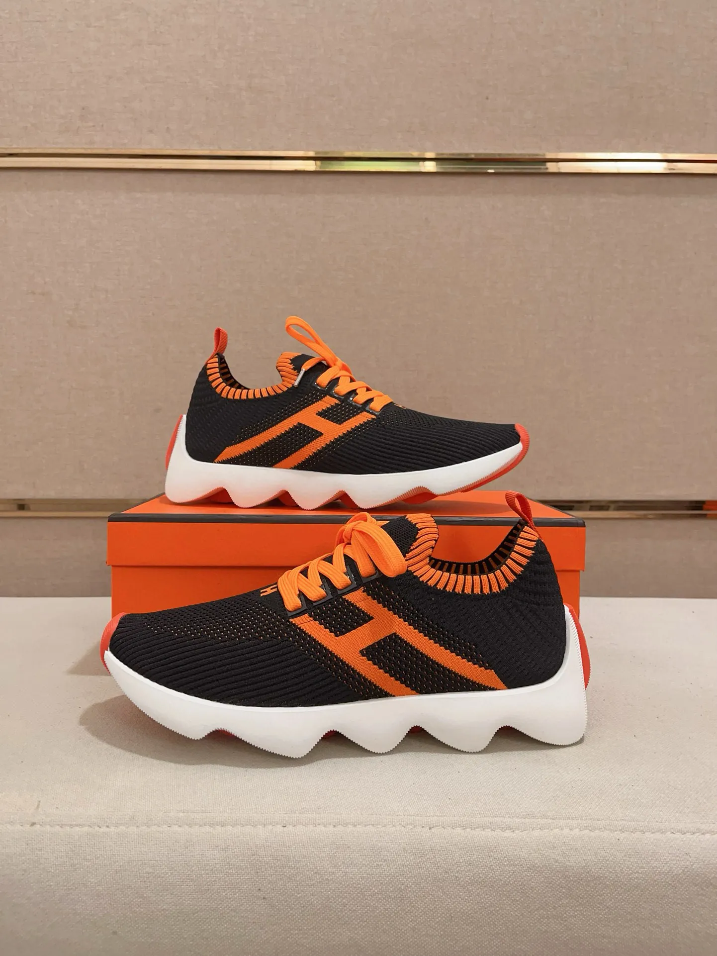 Men's clothing and shoes💰: 420💰《HERMES》【Classic Original Version】Hermès; top 🔝purchasing agent🔍🔍men's latest 🇺🇸 counters are on sale at the same time, original fly-knit fabric imported from Italy is exquisite in workmanship (Italian 🇮🇹Imported water-dyed 🐂cowhide lining) sole: original sole provided by the original factory, ⚠️exclusive double-layer activity·TPR·rubber·combined molded outsole; Code number: 38-44 (45/46 can be customized, non-refundable)